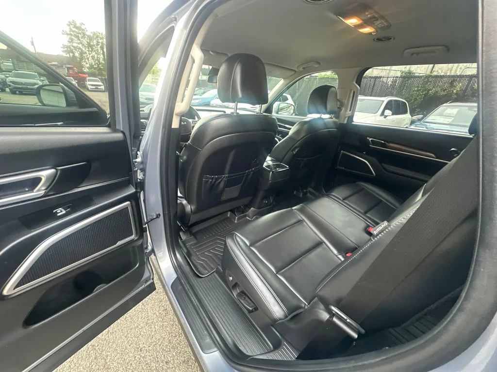 Used 2024 Silver Kia LX image 25