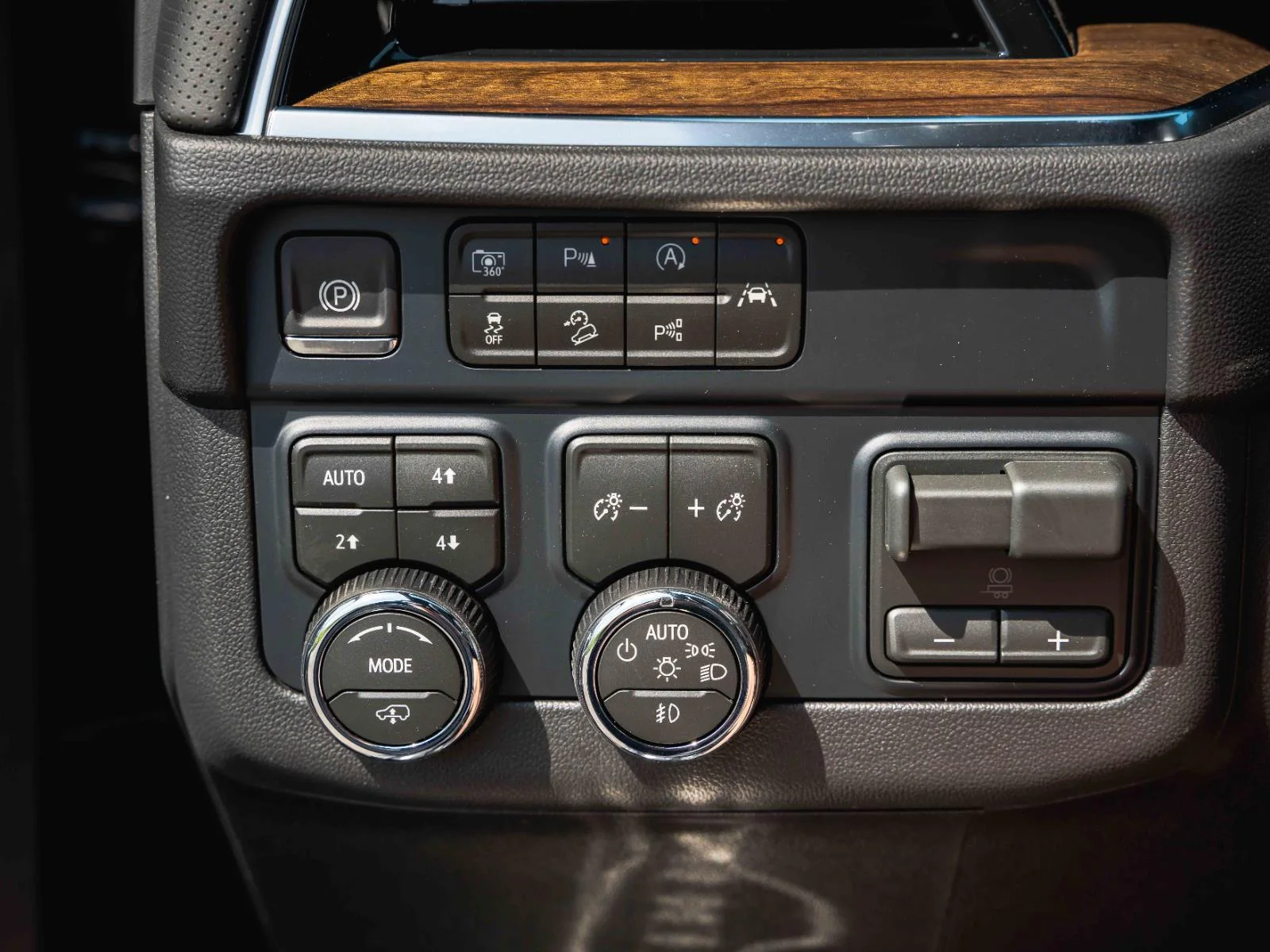New 2026 Black Chevrolet High Country image 18