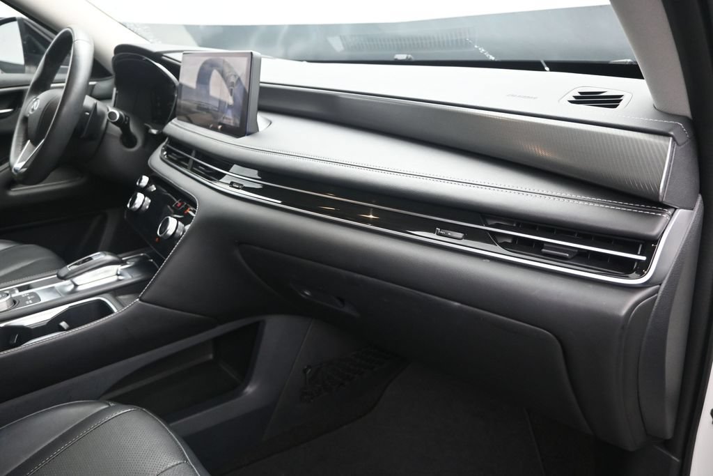 Certified Used 2023 White INFINITI LUXE image 25