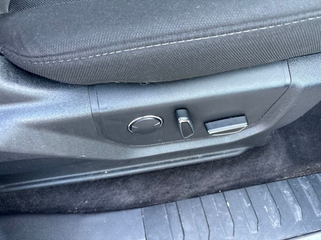 Used 2018 White Ford XLT image 38