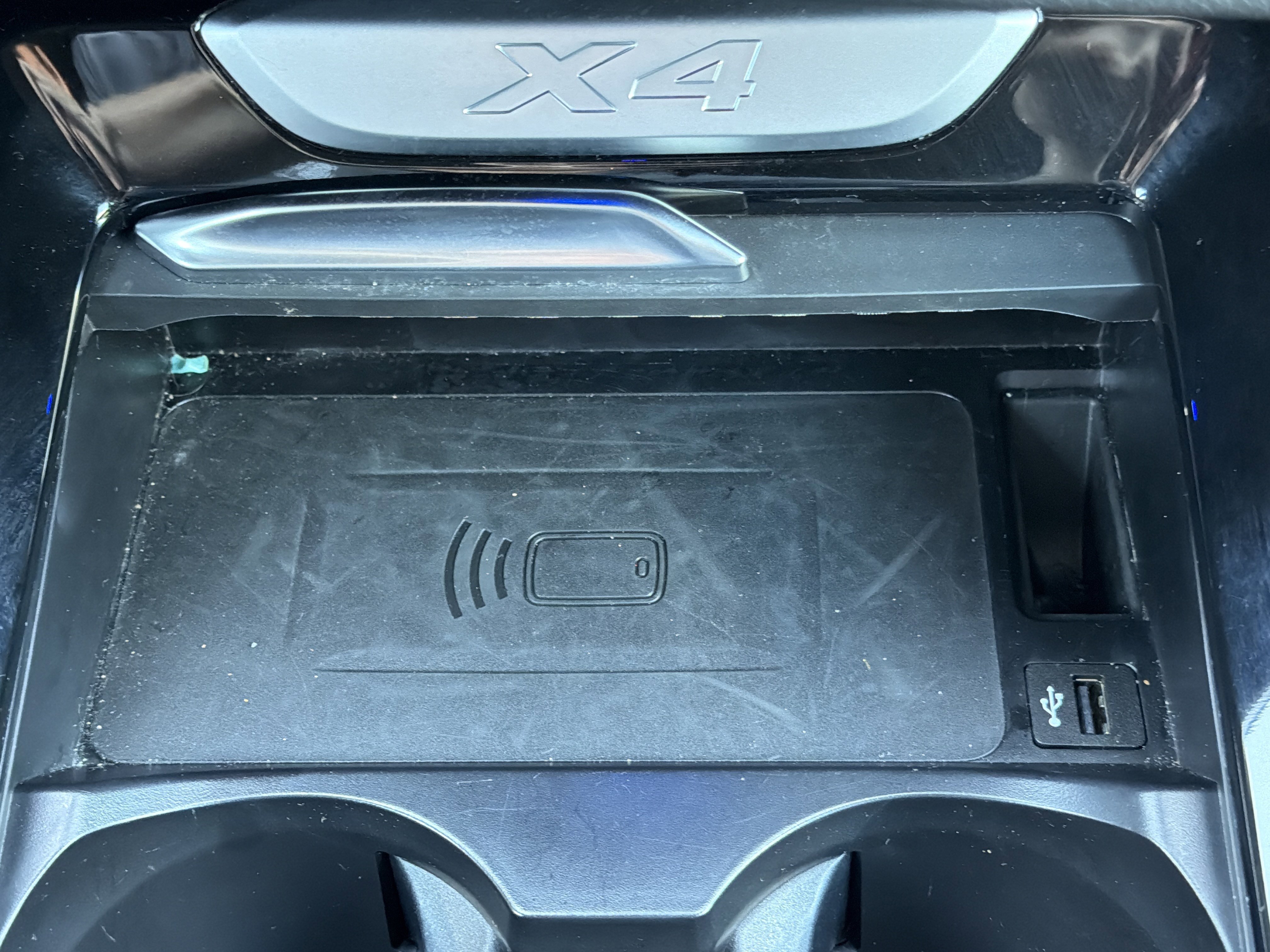 Used 2025 Mineral White Metallic BMW xDrive30i image 7