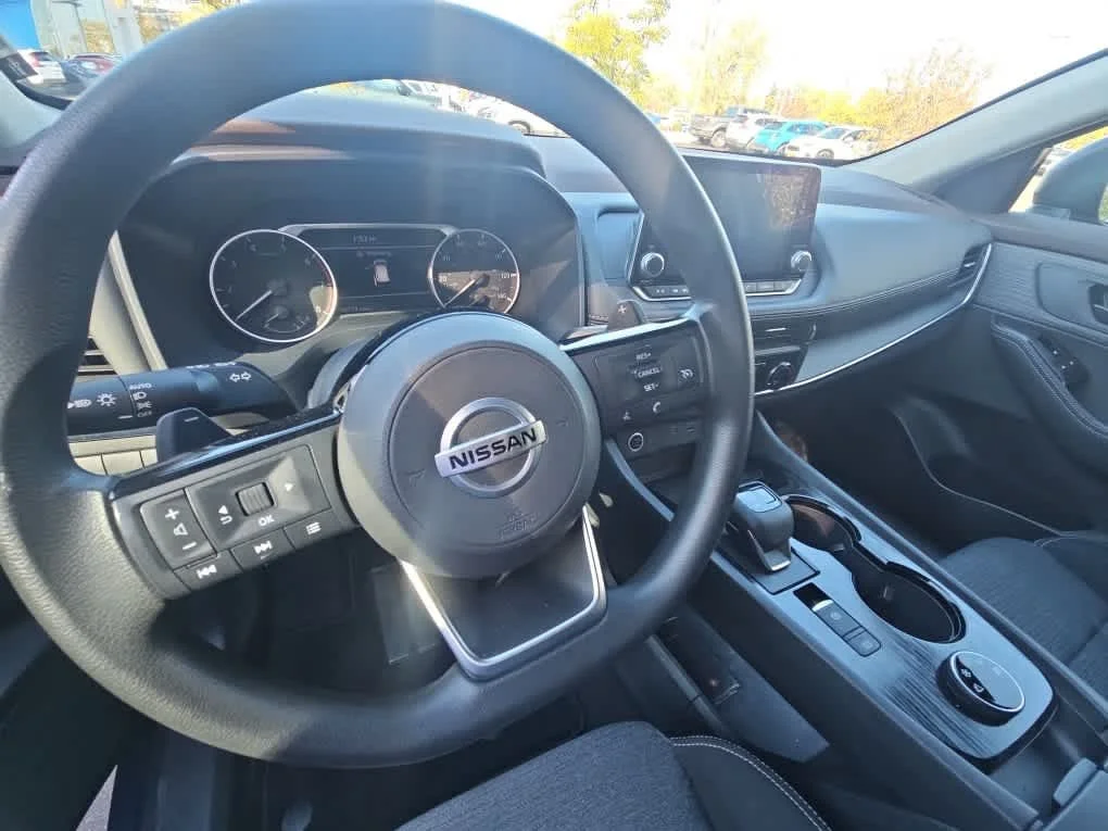 Used 2021 Caspian Blue Metallic Nissan S image 7