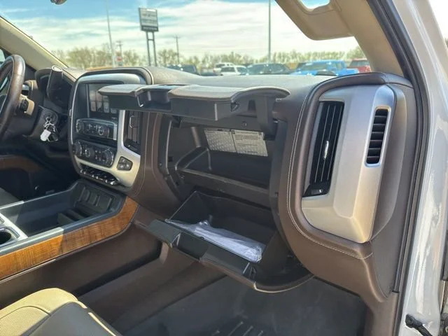 Used 2018 WHITE FROST TRICOAT GMC SLT image 55