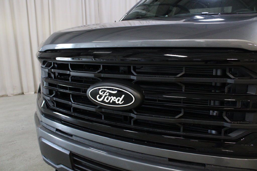 New 2026 Carbonized Gray Metallic Ford XLT image 31