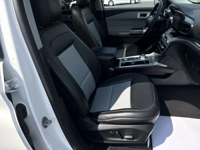 Certified Used 2023 White Metallic Ford XLT image 29