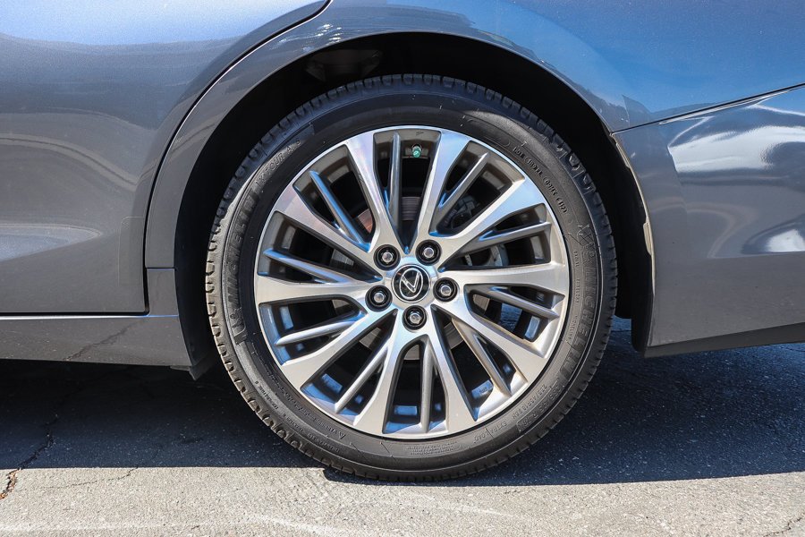 Used 2019 Gray Lexus 350 image 11
