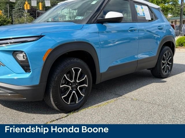 Used 2025 Blue Chevrolet ACTIV image 9
