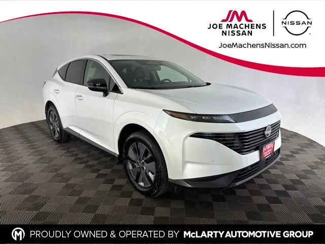 Used 2025 White Nissan SL image 1