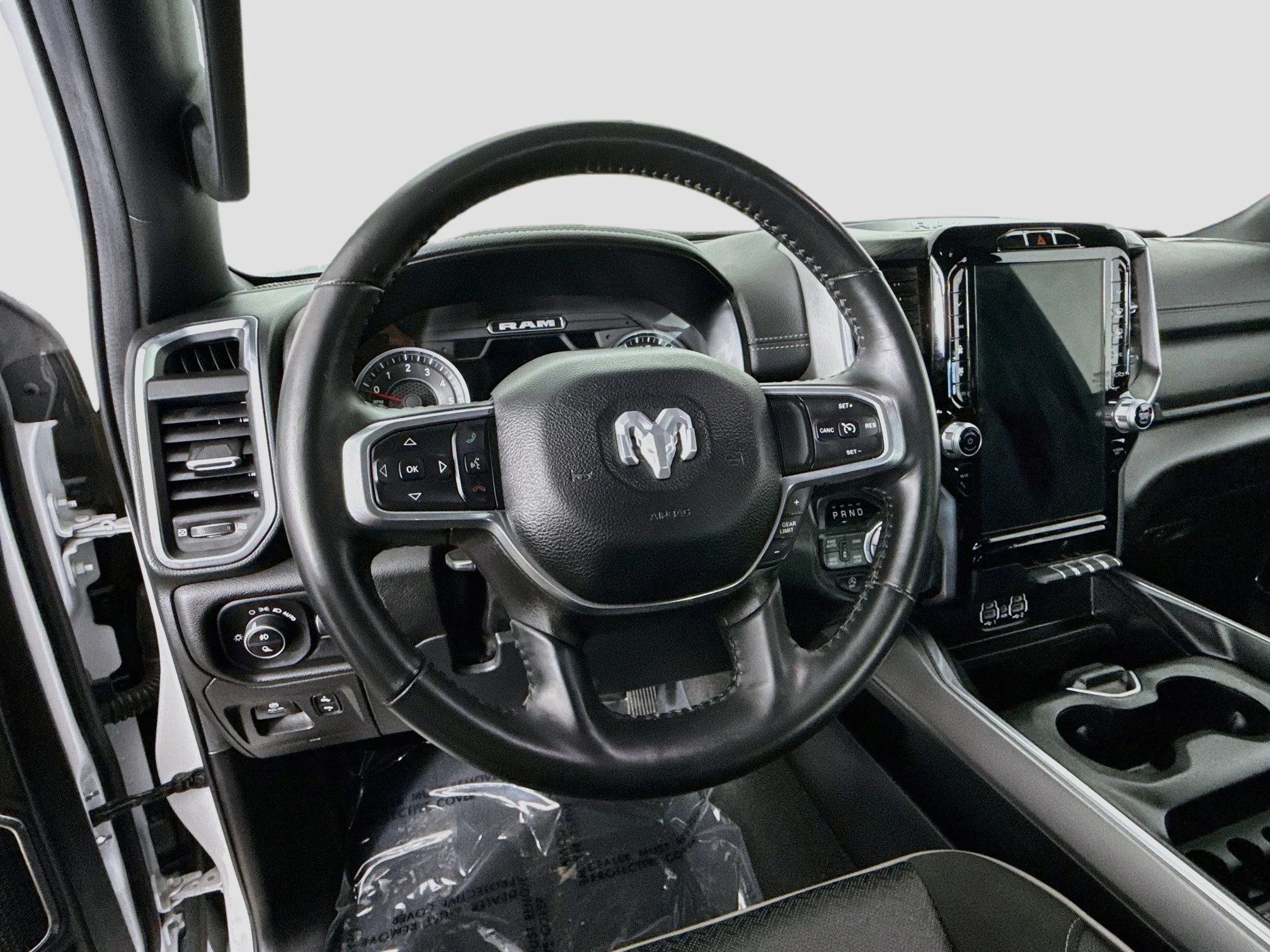 Used 2024  Ram Laramie image 13