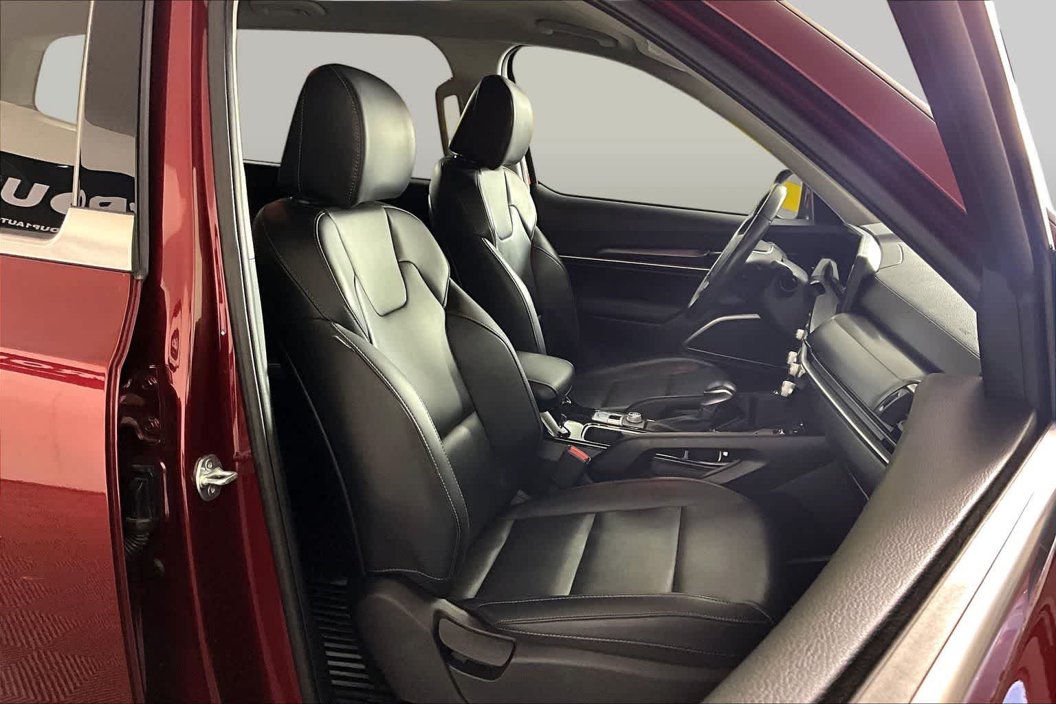 Used 2024 Dawning Red Kia S image 9