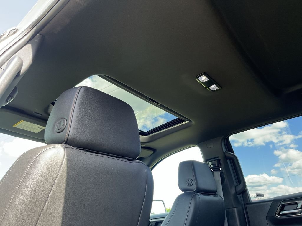 Used 2023 White GMC AT4 image 28