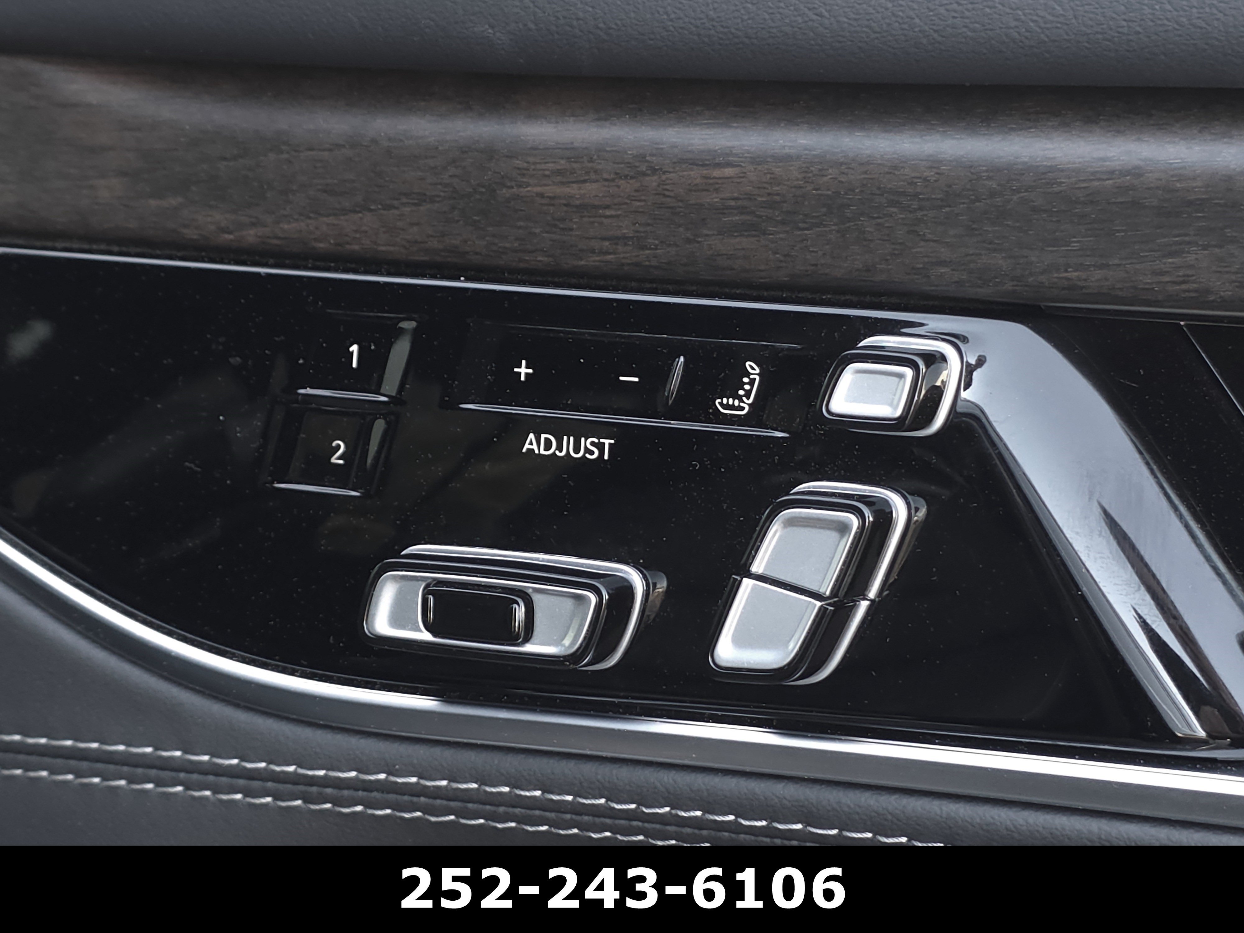 Used 2022 Diamond Black Crystal Pearlcoat Jeep Series II image 62