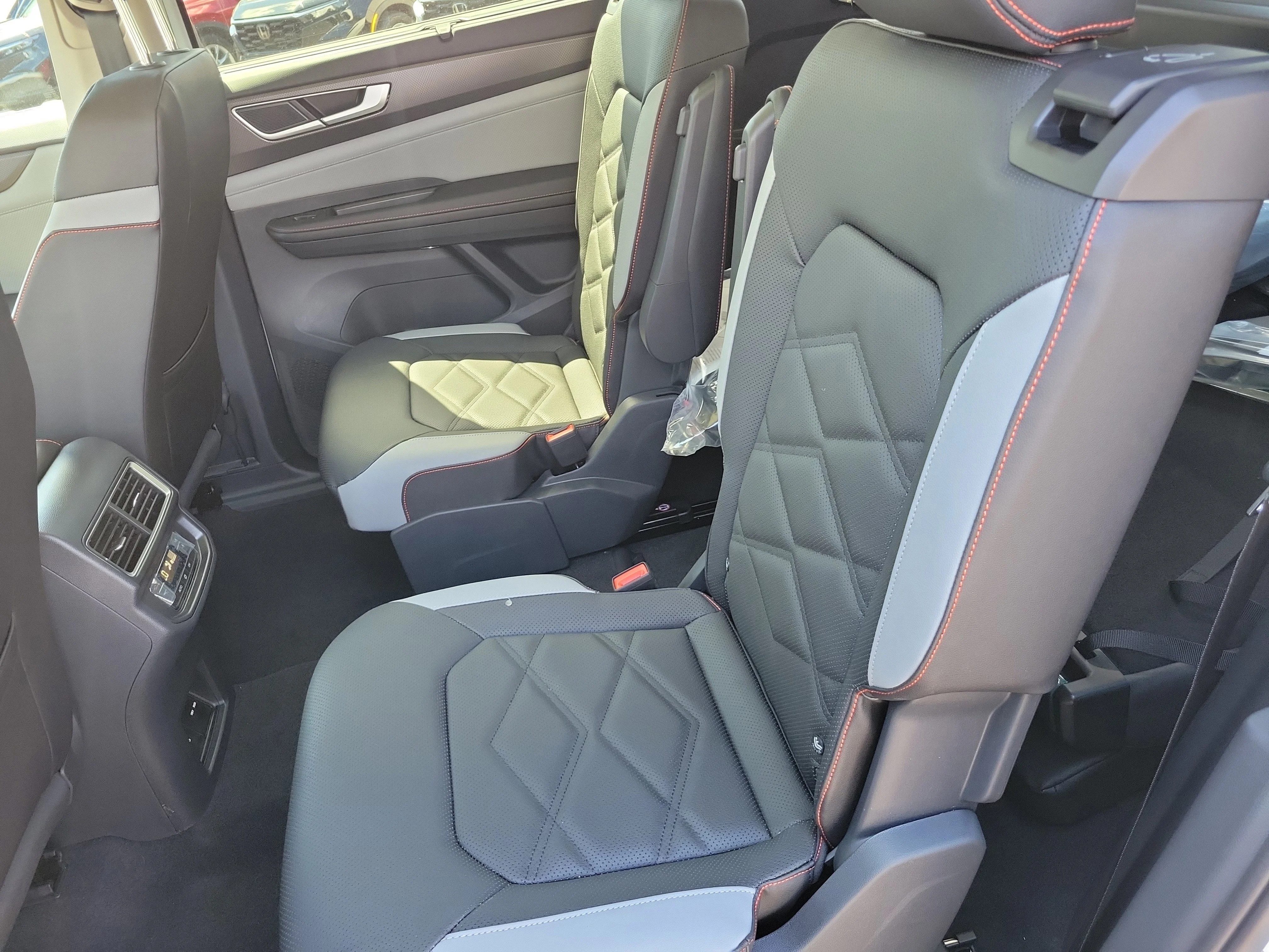 New 2026 White Volkswagen Peak Edition image 15