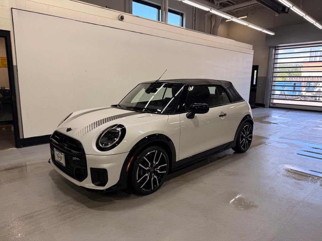 New 2026 Nanuq White Metallic MINI  image 1
