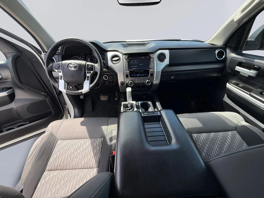 Used 2021 White Toyota SR5 image 13
