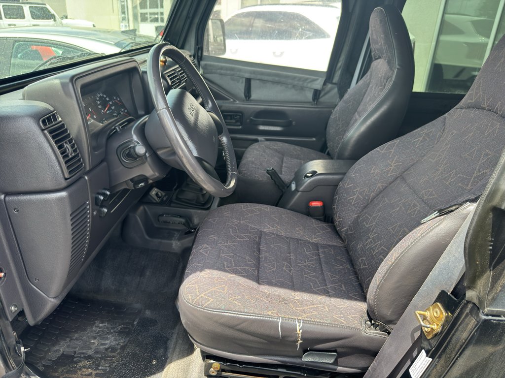 Used 2001 Black Jeep SE image 16