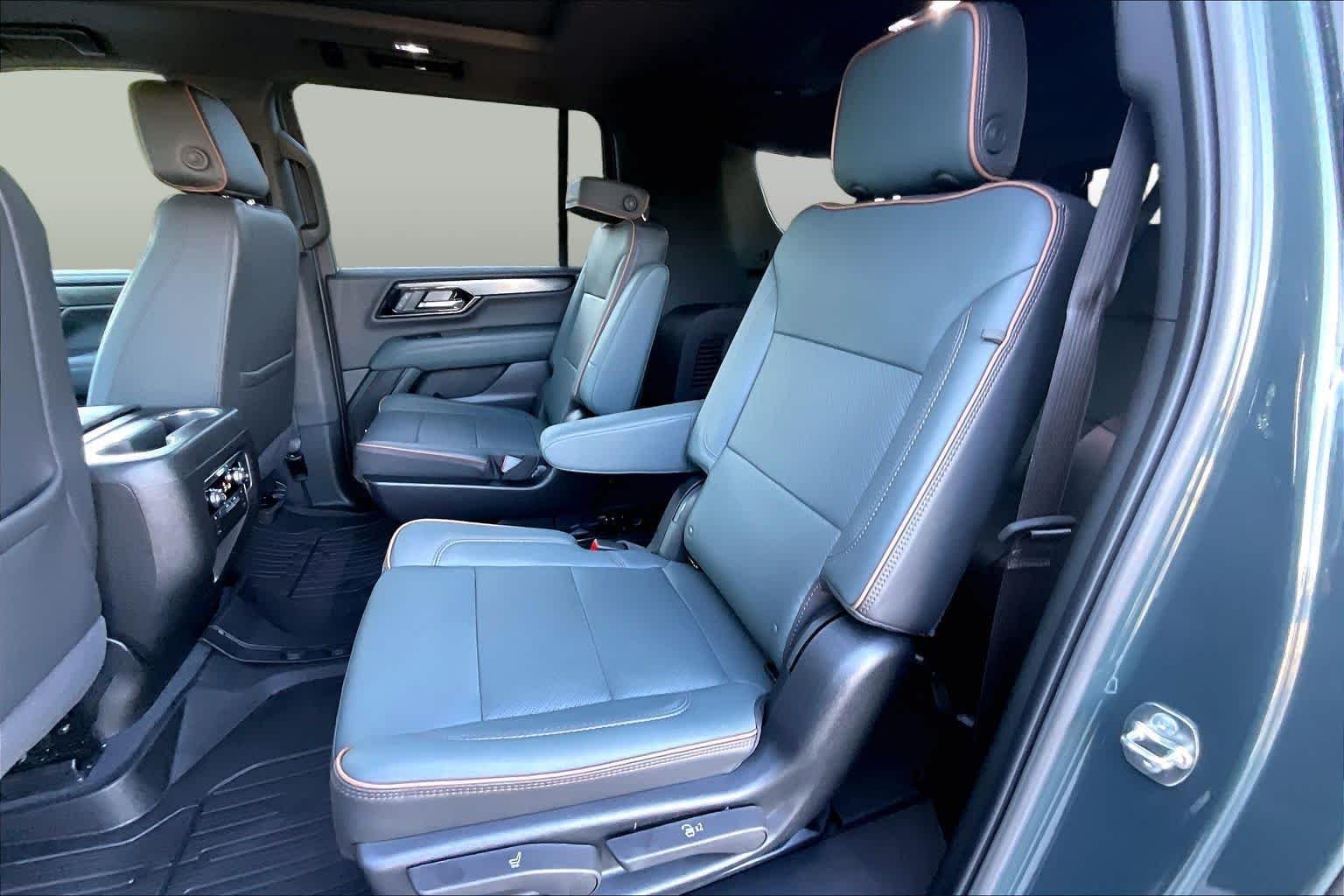 Used 2026 Midnight Pine GMC AT4 image 20