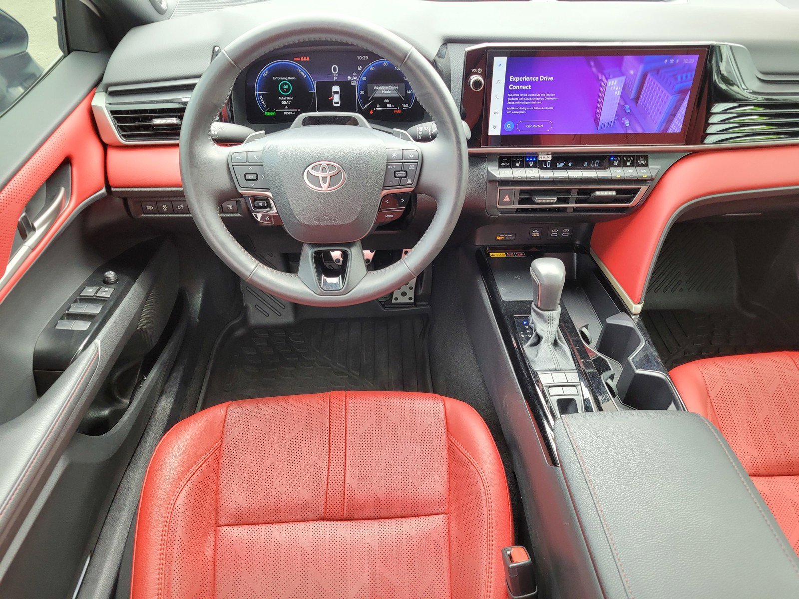 Used 2025  Toyota  image 13