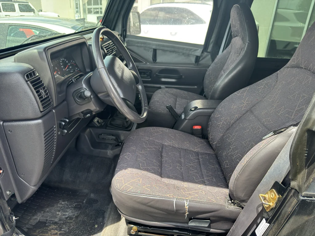 Used 2001 Black Jeep SE image 16