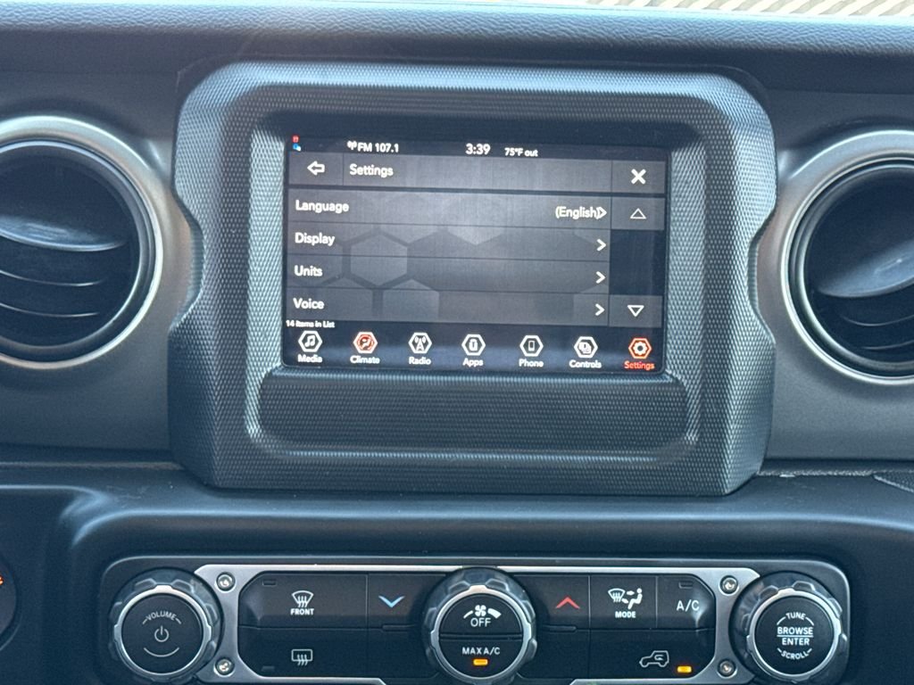 Used 2023 Silver Jeep Sport S image 23
