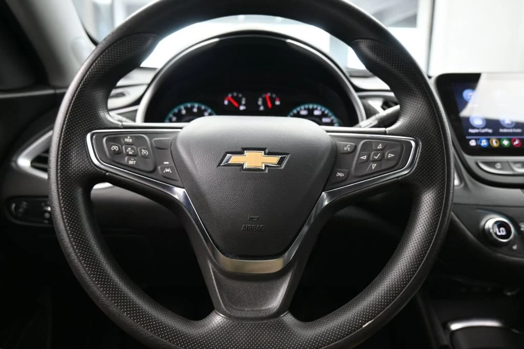 Used 2024 Lakeshore Blue Metallic Chevrolet LT image 21
