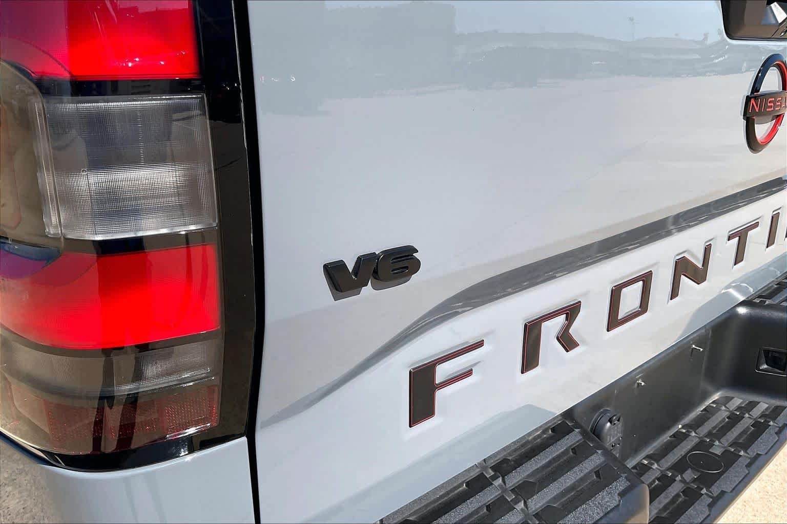 Used 2023 Boulder Gray Pearl Nissan PRO-4X image 10