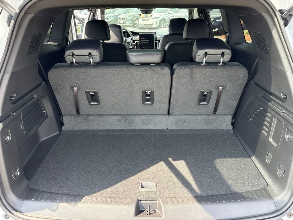 2026 GMC Acadia AT4 - Photo 7