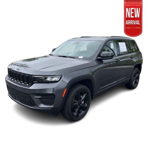 Used 2023 Baltic Gray Metallic Clearcoat Jeep Altitude image 1