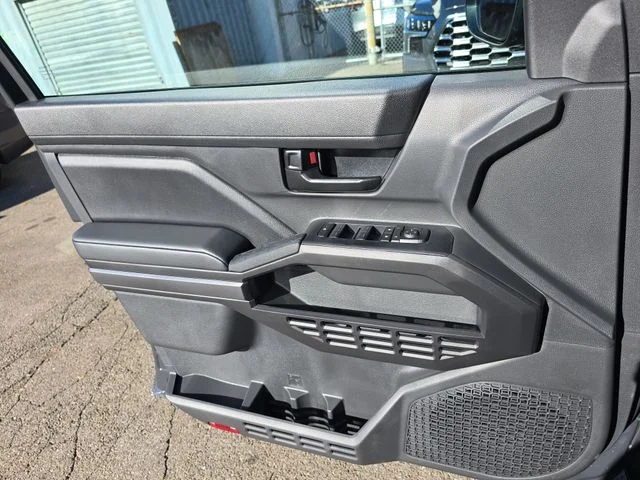 2025 Toyota Tacoma SR5 - Photo 25