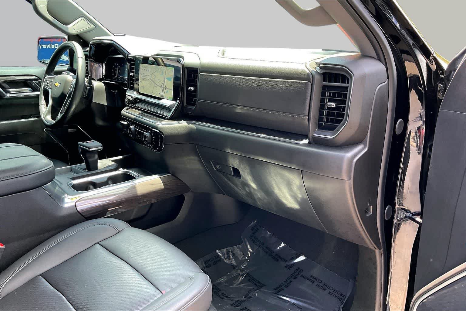 2024 Chevrolet Silverado 1500 LTZ - Photo 16