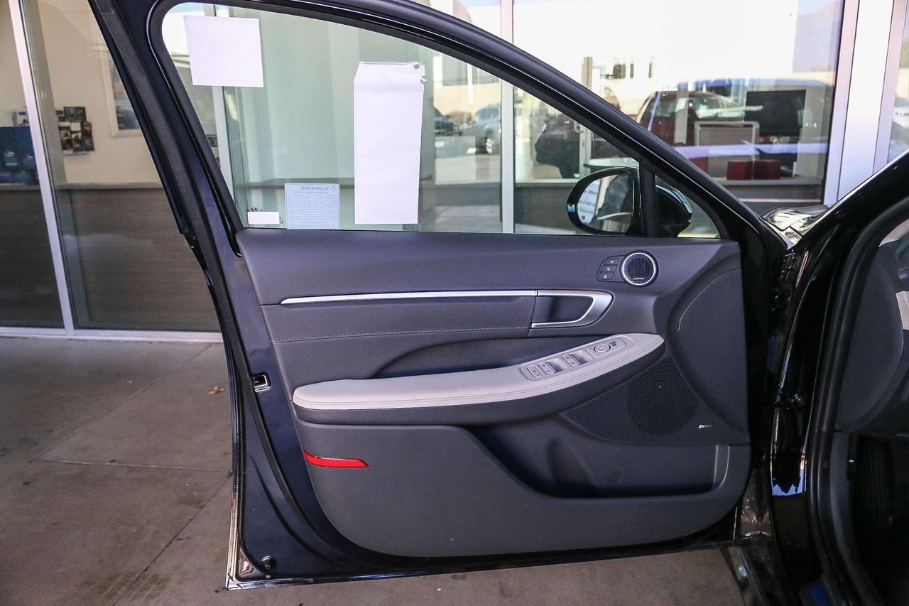 New 2025 Black Hyundai Limited image 24