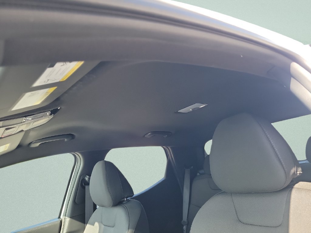 Used 2024 White Hyundai SEL image 17