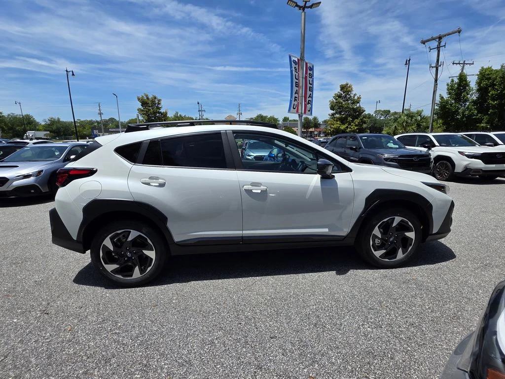 New 2026 CRYSTAL WHITE PEARL Subaru Limited image 2