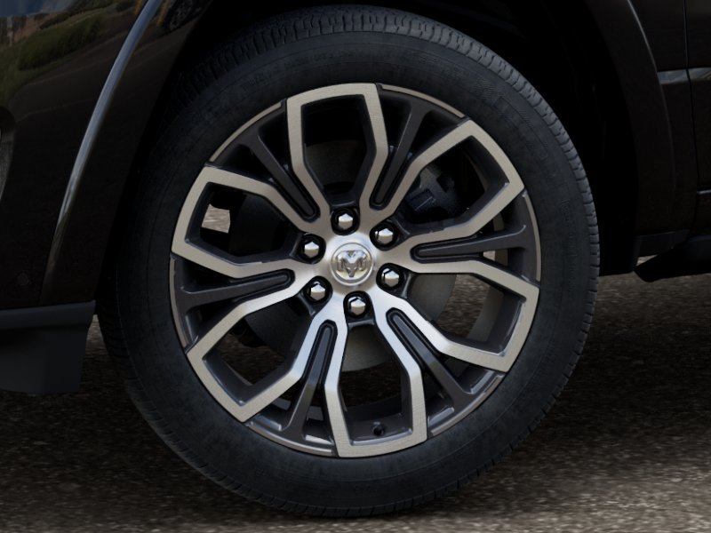 New 2026 Diamond Black Crystal Pearl-Coat Exterior Paint RAM Tungsten image 4