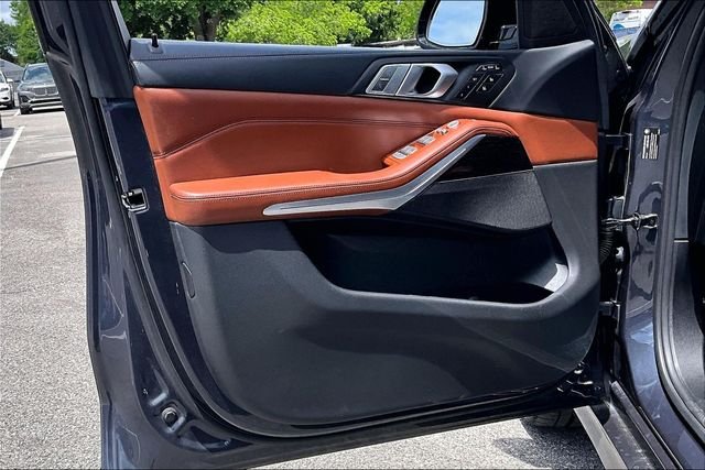 Used 2019 Gray BMW xDrive40i image 17