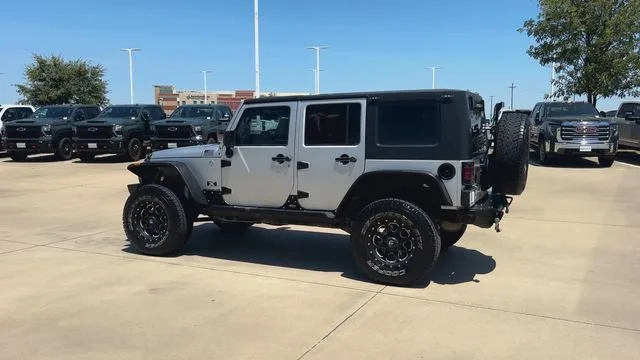 Used 2009 Silver Jeep X image 6
