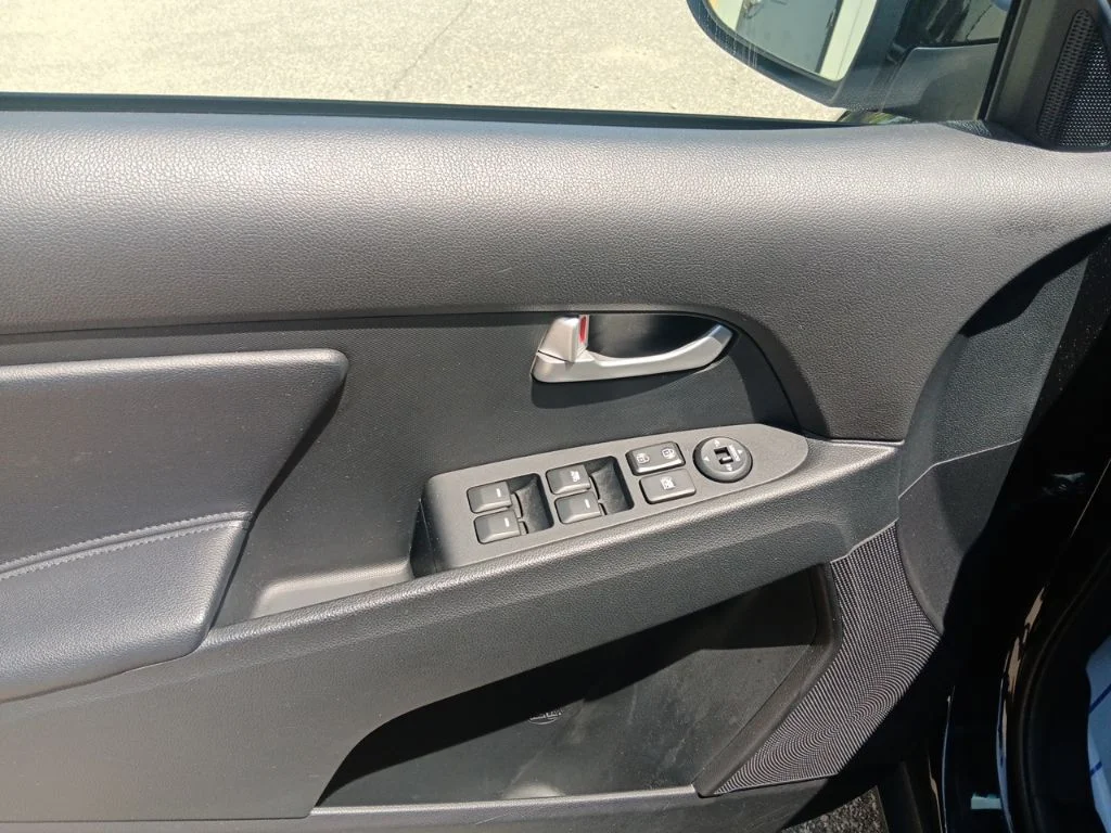 Used 2015 Black Cherry Kia EX image 14