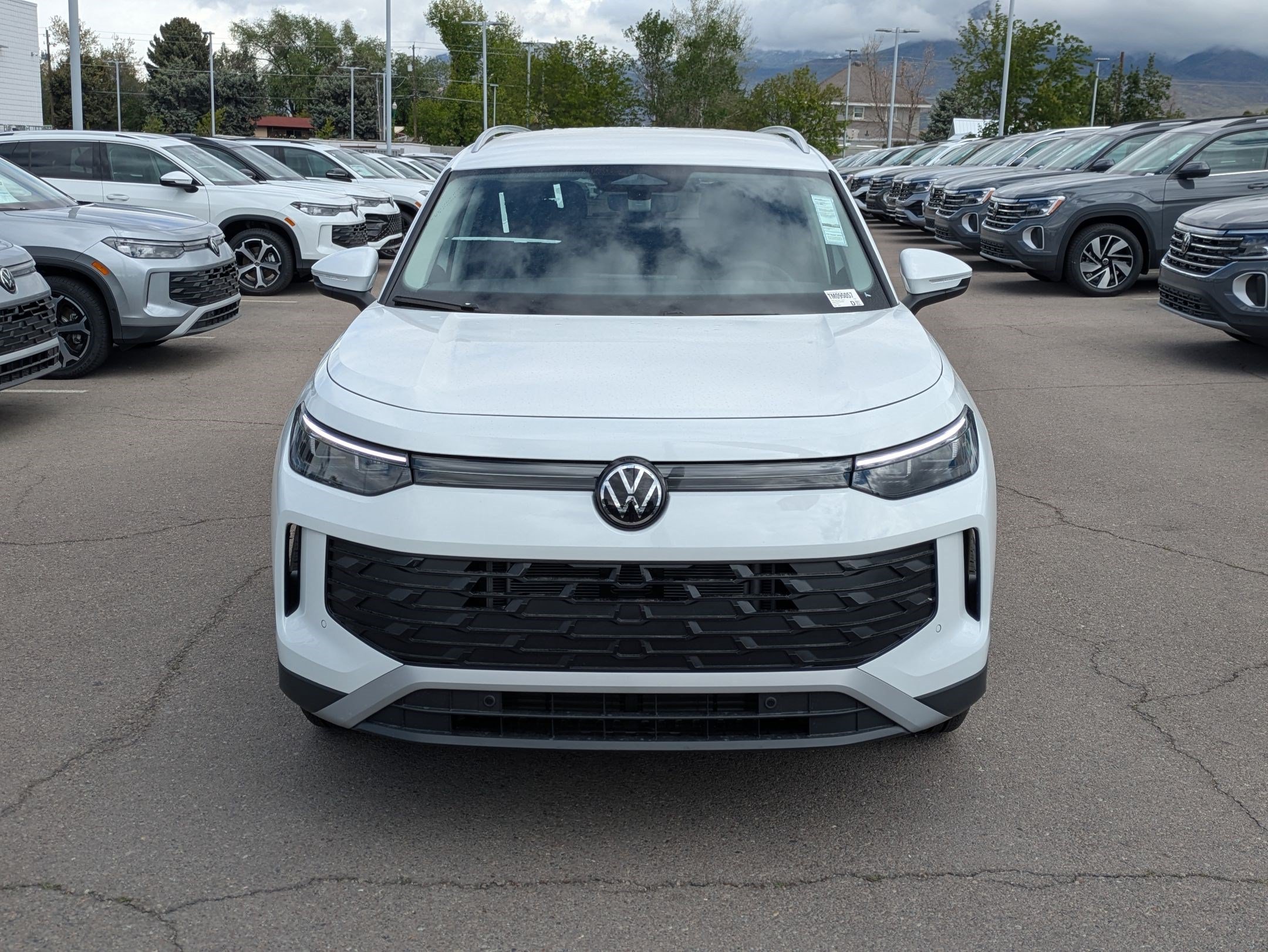 New 2026 Pure White Volkswagen SE image 9