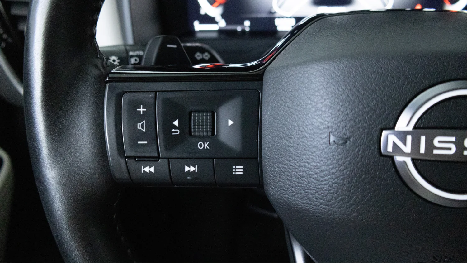 Used 2025 Red Nissan SL Intelligent AWD image 19
