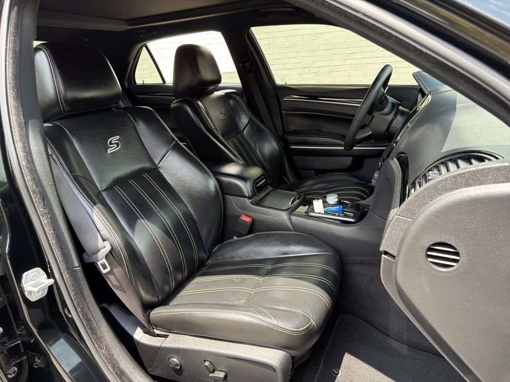 2022 Chrysler 300 S - Photo 13