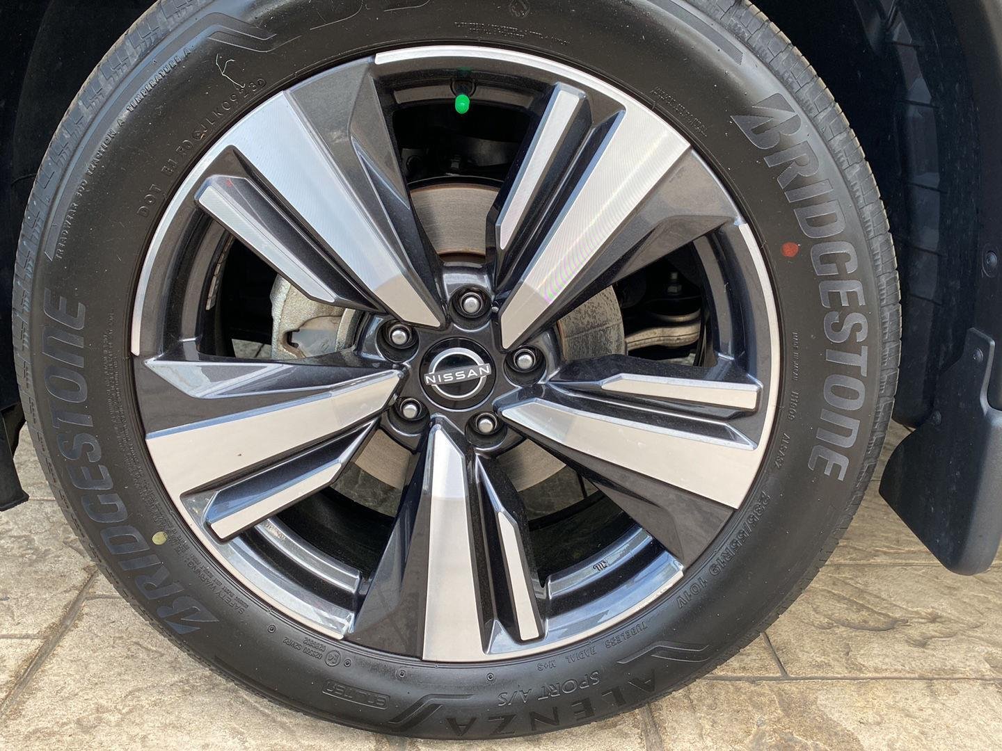 Certified Used 2023 Pearl White Tricoat Nissan Platinum image 13