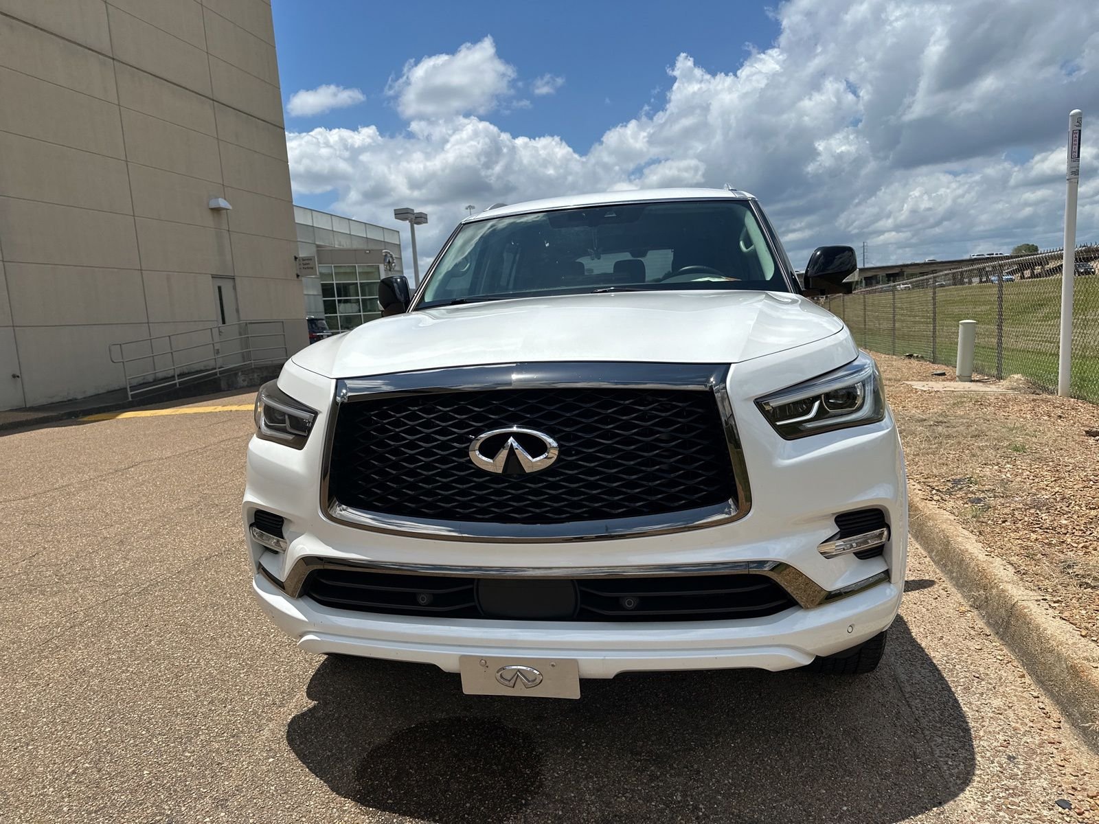 Certified Used 2023 White INFINITI Premium Select image 2