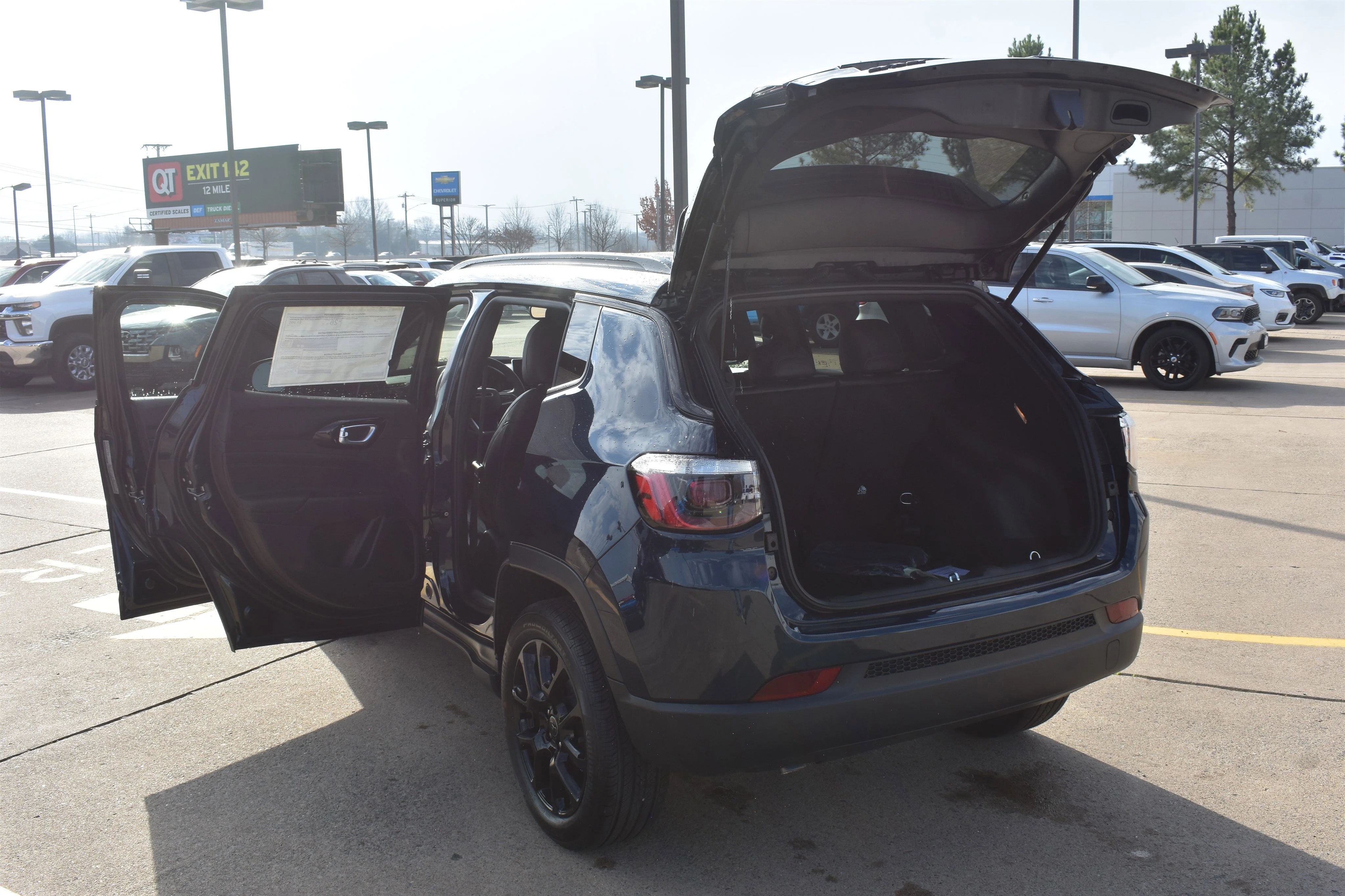 New 2026 Fathom Blue Pearl Coat Jeep Latitude Altitude image 16
