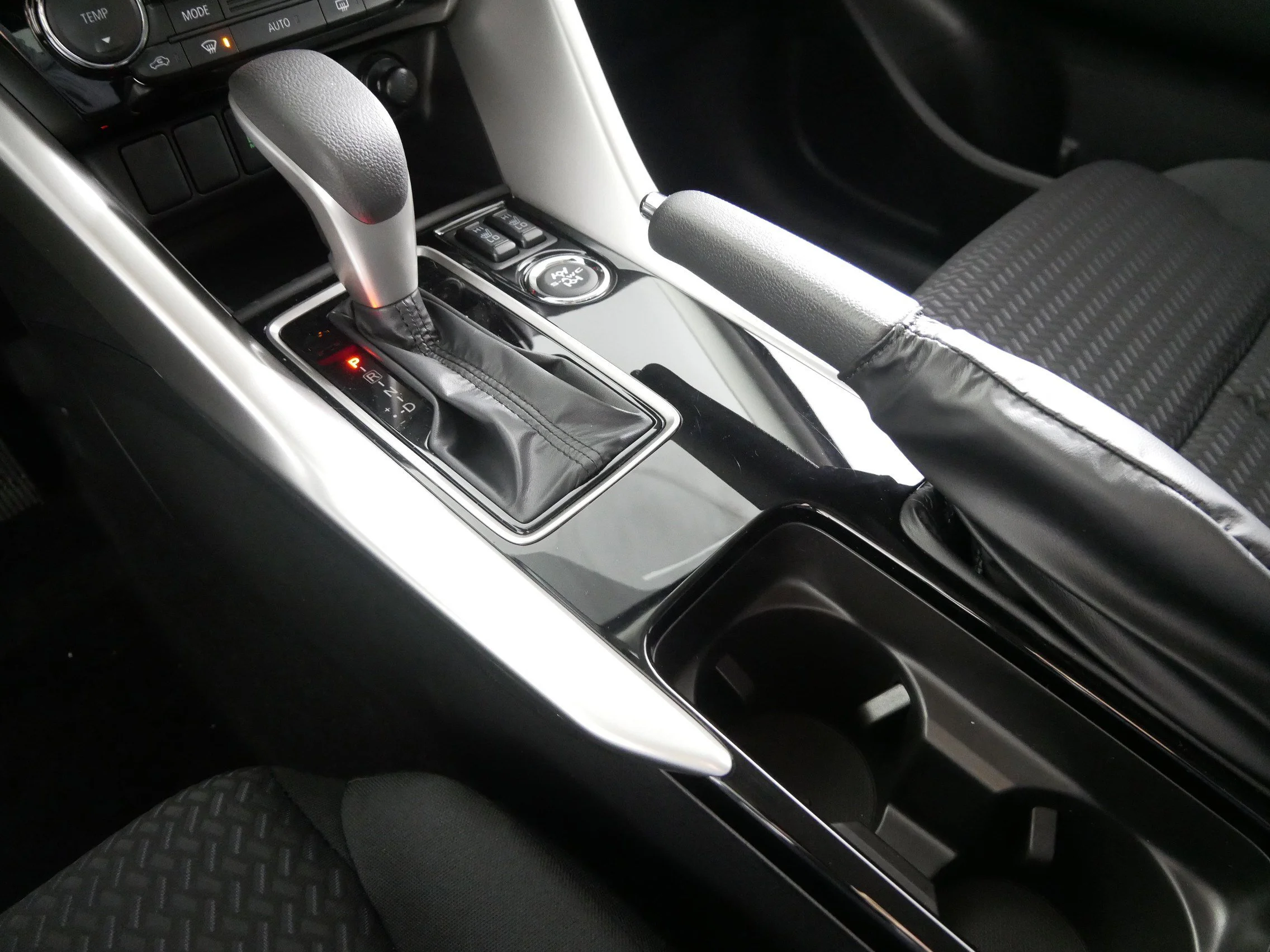2026 Mitsubishi Eclipse Cross LE - Photo 6