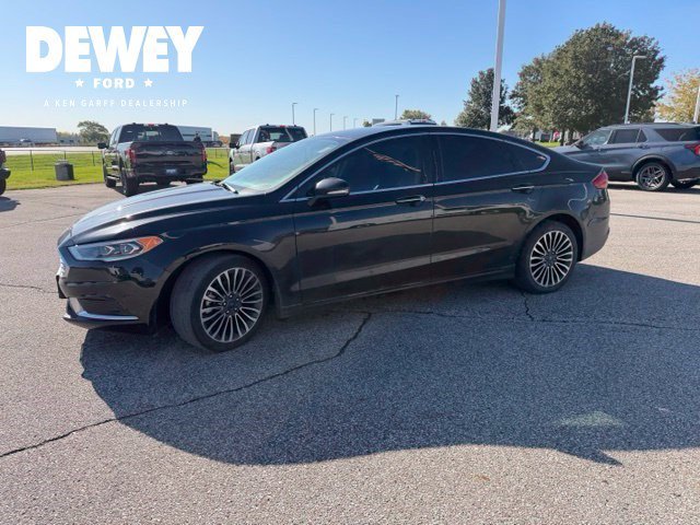 Used 2018 Shadow Black Ford SE image 6