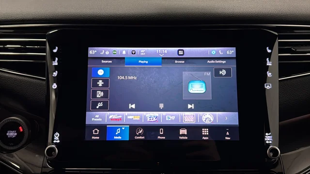 Used 2024 Diamond Black Jeep Base image 27