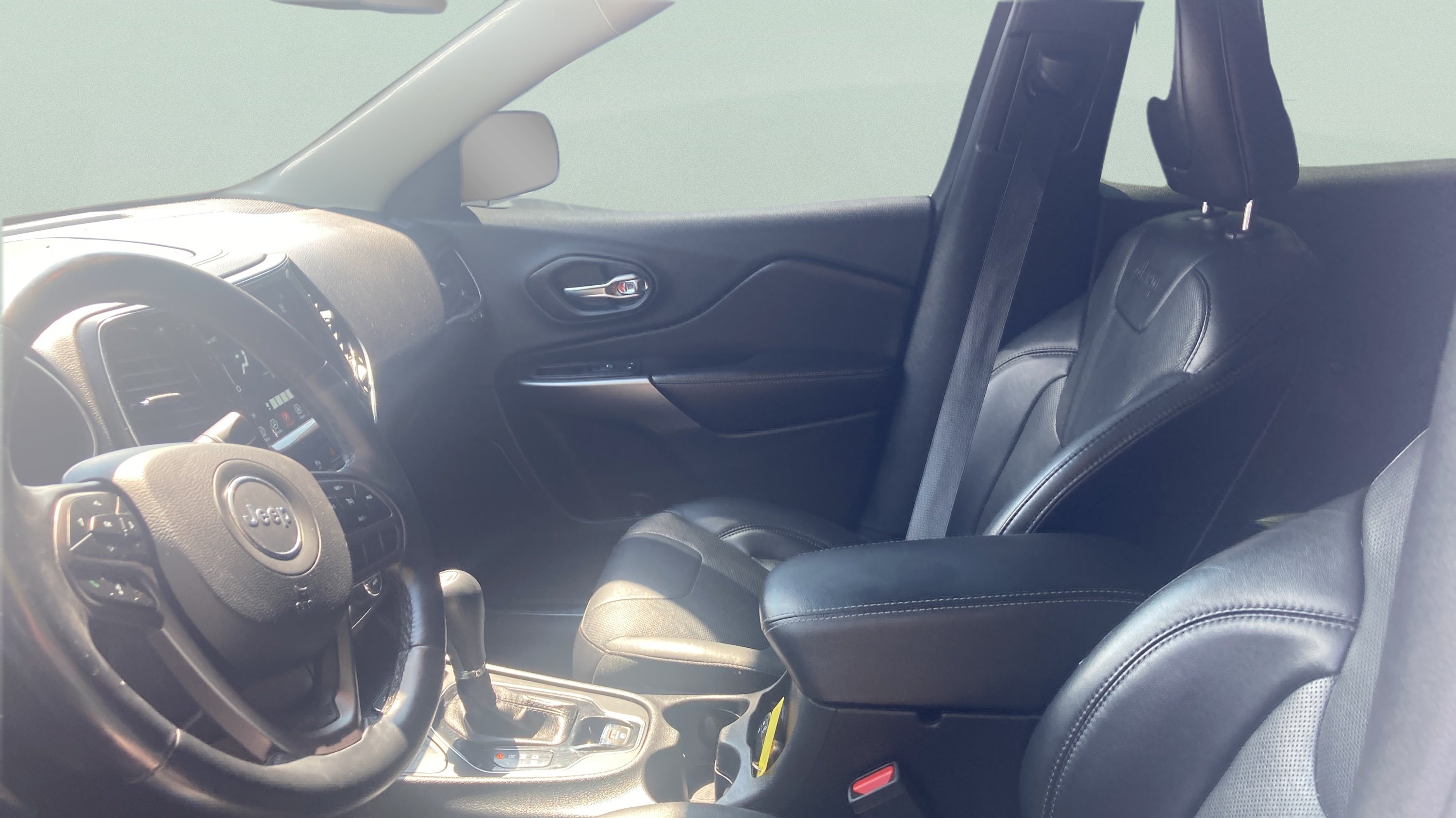 Used 2019 White Jeep LIMITED image 10