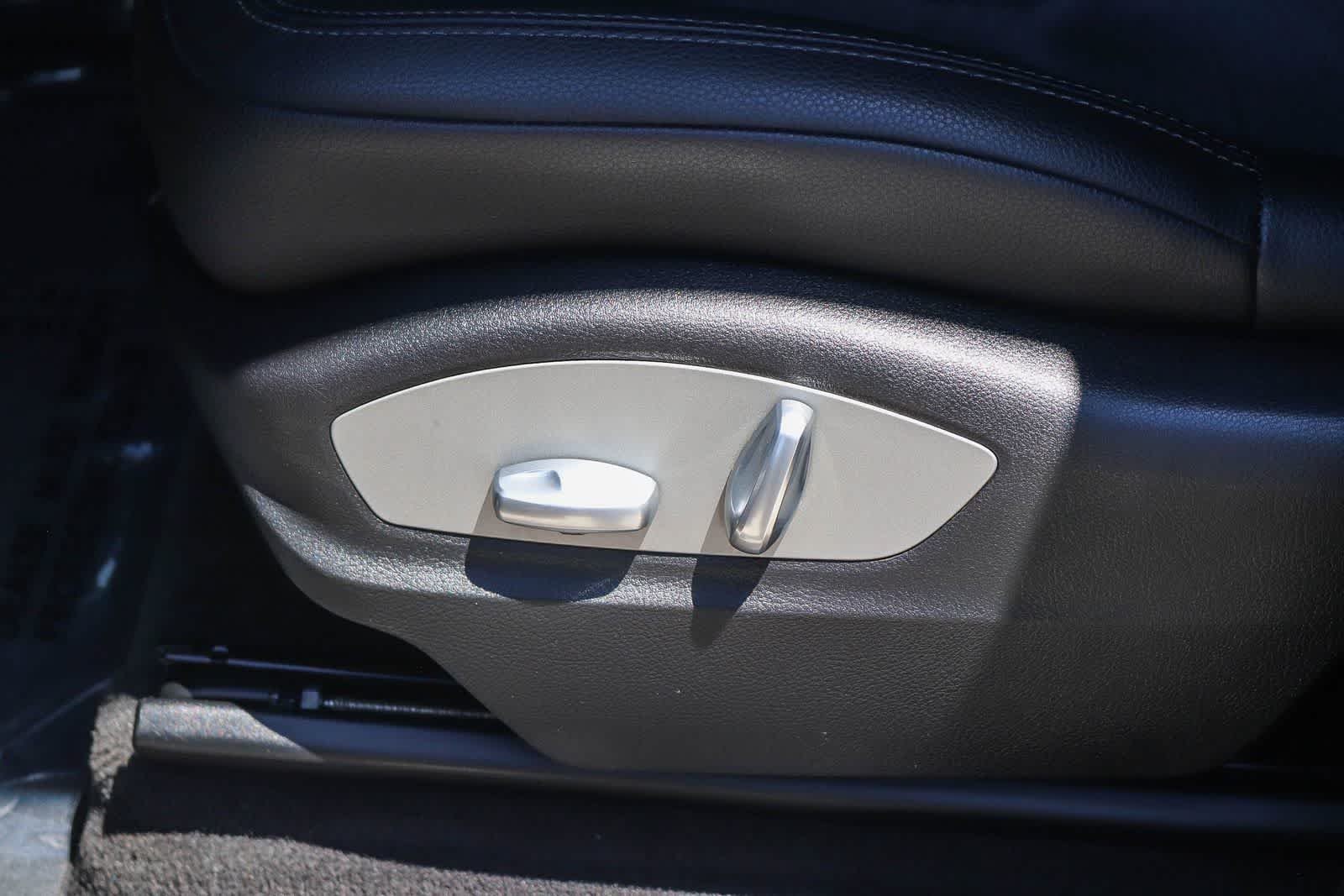 Used 2018 Black Porsche  image 21