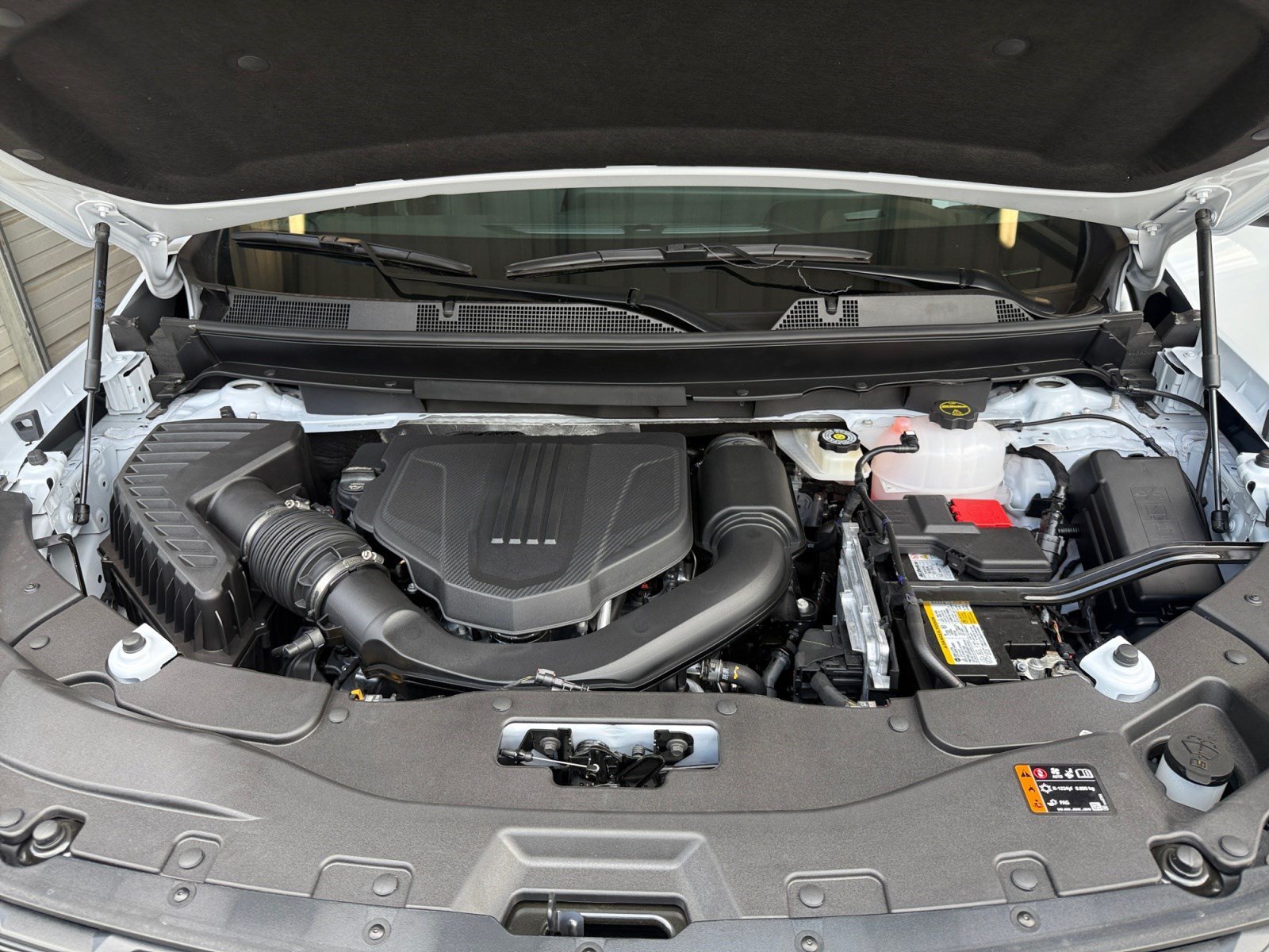 2027 Chevrolet Traverse LT - Photo 30