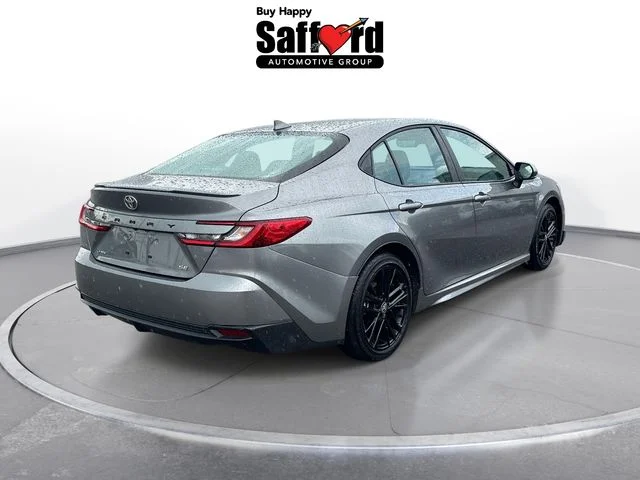 Used 2025  Toyota SE image 8